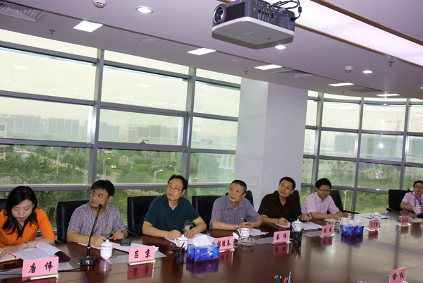 认监委法律部党支部与认可中心第13党支部结成群众路线教育实践活动对子,联合开展实验室管理立法调研